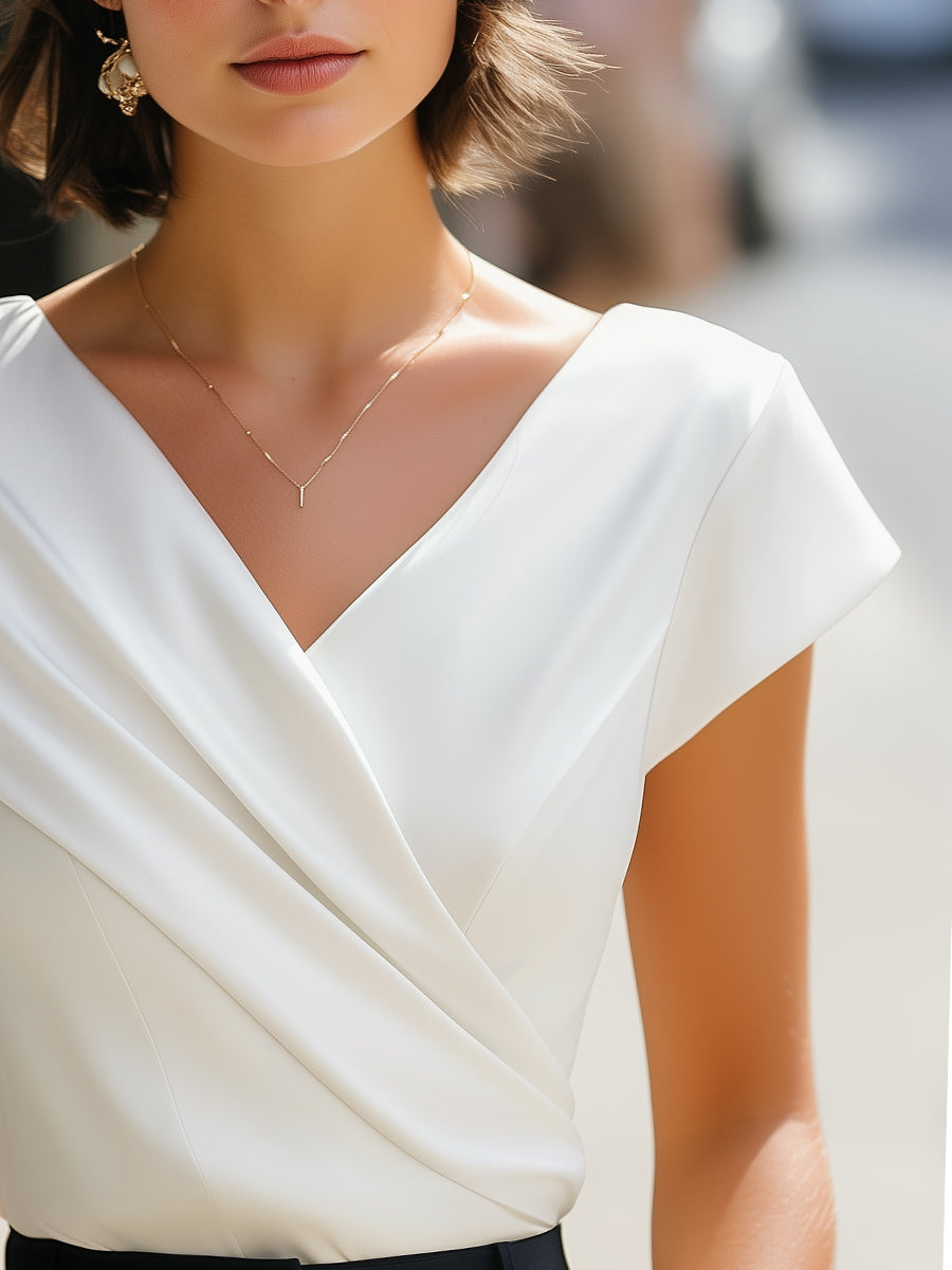 Romée - Elegante Mouwloze Vlindervorm Blouse met V-hals en Plooien