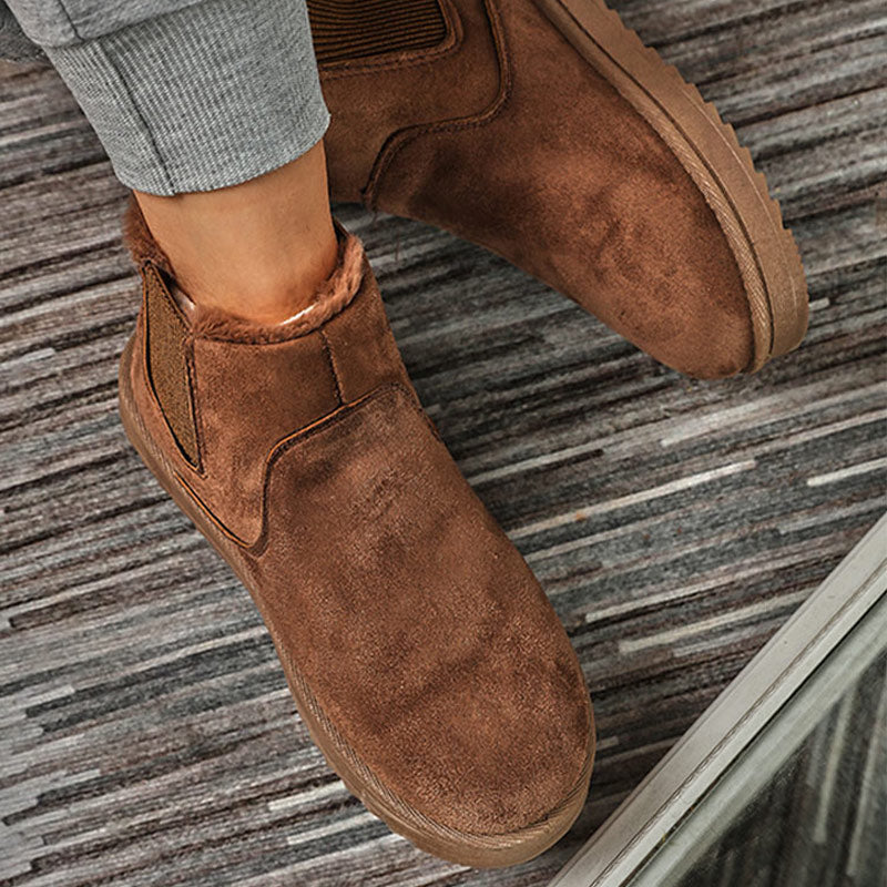 Flauschige Winterstiefel