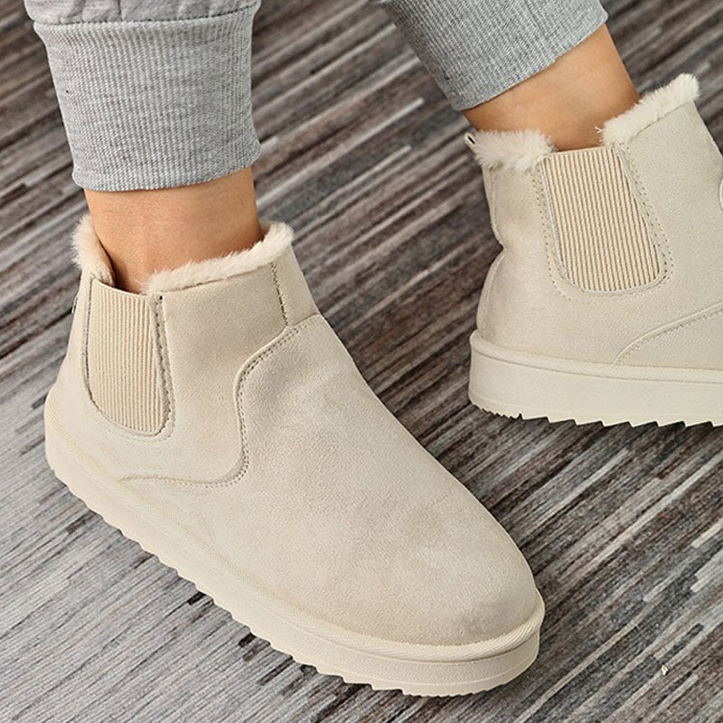 Flauschige Winterstiefel