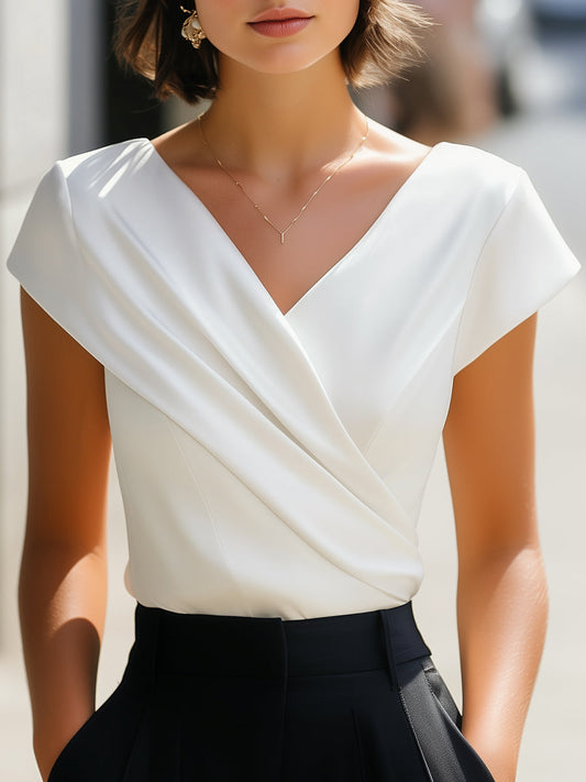 Romée - Elegante Mouwloze Vlindervorm Blouse met V-hals en Plooien