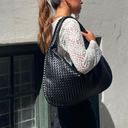 Aranka Gewoven Ruim Design Schoudertas de Musthave Tas van het Jaar